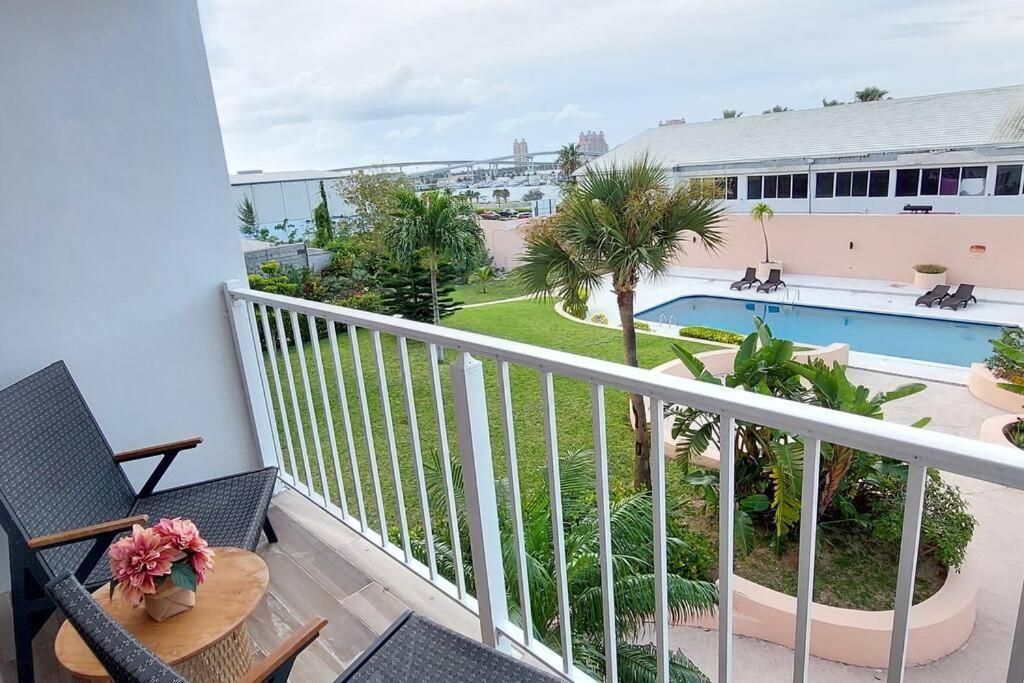 Nassau Harbour Cozy 2 Bedroom Condo Ngoại thất bức ảnh