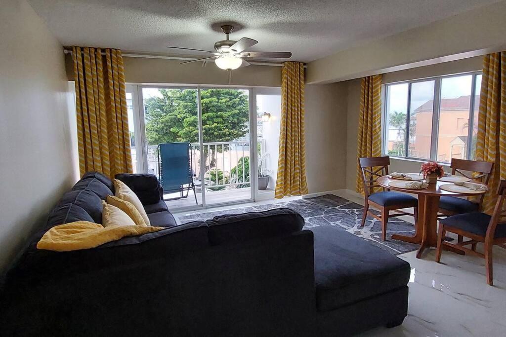 Nassau Harbour Cozy 2 Bedroom Condo Ngoại thất bức ảnh